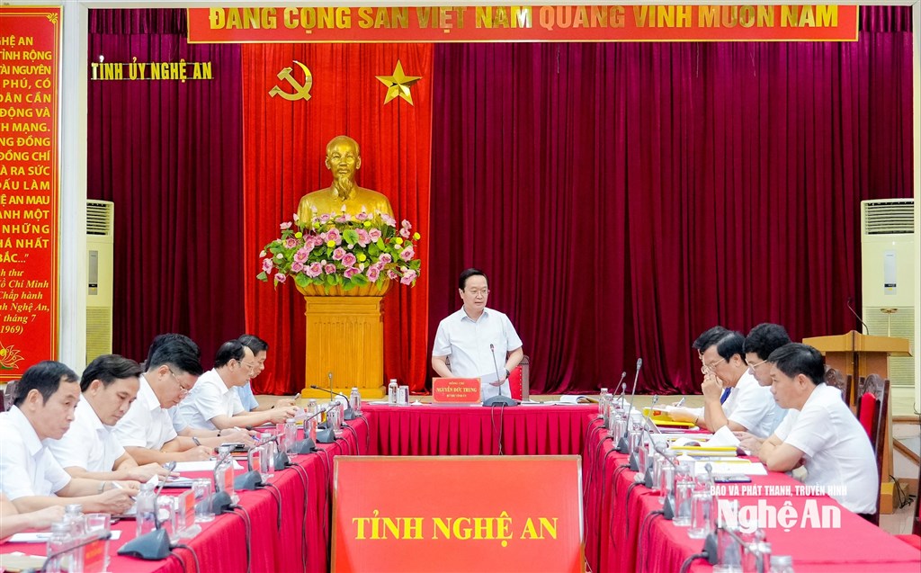 Dưới sự chủ trì của đồng chí Nguyễn Đức Trung - Bí thư Tỉnh ủy, Ban Thường vụ Tỉnh ủy duyệt nội dung Đại hội đại biểu Đảng bộ Các cơ quan Đảng tỉnh.